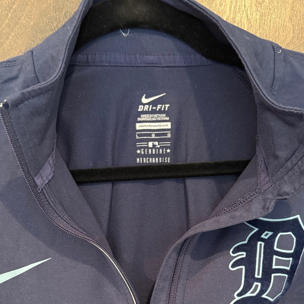 Nike Detroit Tigers Quarter-Zip Pullover - Picture 2 of 3